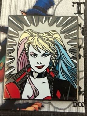 Figpin dc comics Harley Quinn pin